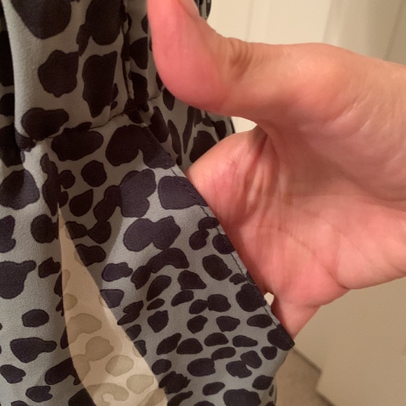 CABI Gray and Cream Chiffon Skirt Size Small - Picture 3 of 6